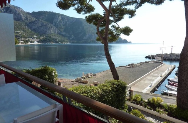 Apartment Eze Seaside in 1st line facing the sea