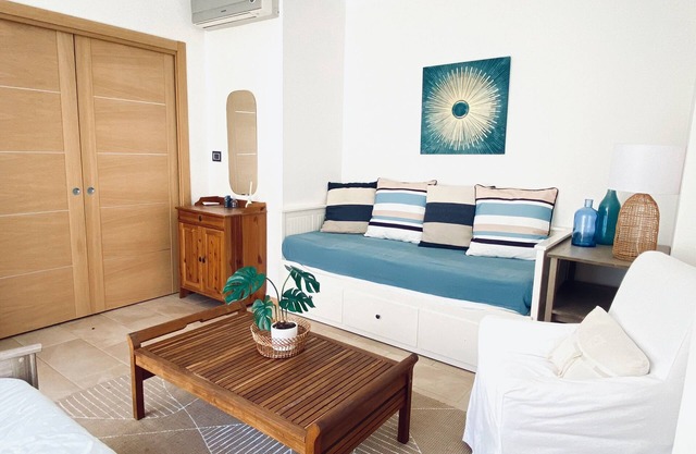 Apartment for 4 persons in the center of Cannes, 3 min walk from the beach