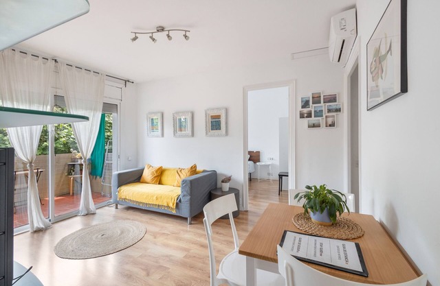 Apartment 'Fantastic Beach' with Balcony, Wi-Fi and Air Conditioning