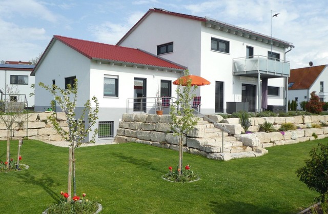 Apartment 'Ferienwohnung Birnbaum' with Private Terrace, Shared Garden and Wi-Fi