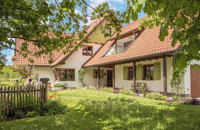 Apartment “Ferienwohnung Henne” near Lake Constance with Wi-Fi & Garden