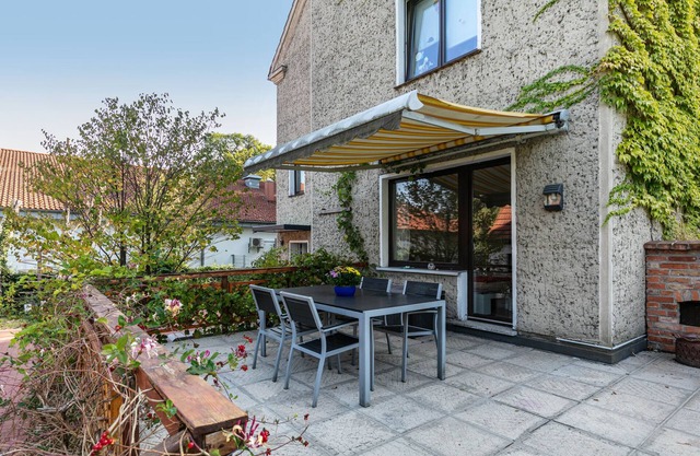 Apartment 'Ferienwohnung Am Straussee' with Private Terrace and Wi-Fi