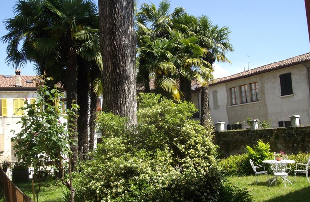 Apartment for couples with garden - 10 min from the lake!