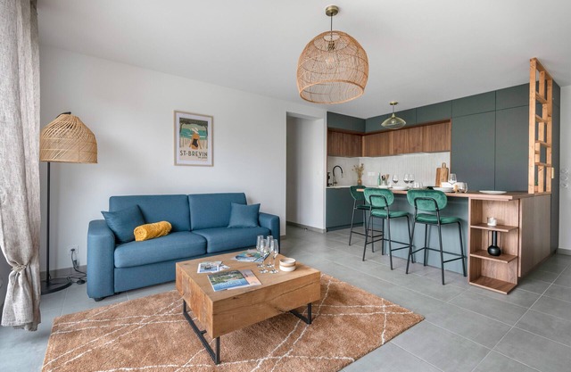 Apartment for 4, center and seaside