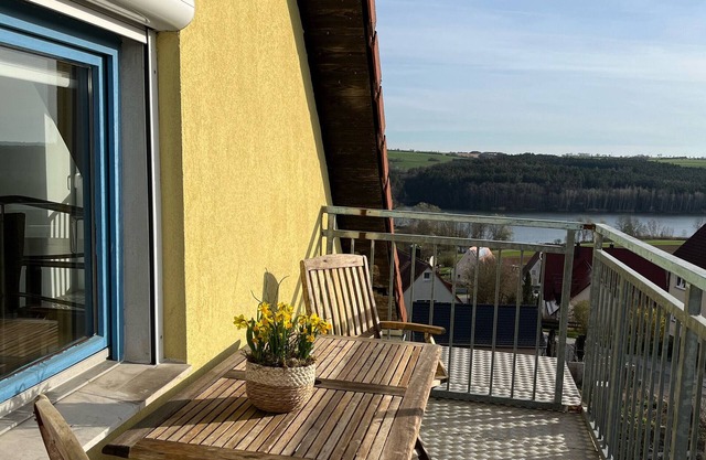 Apartment 'Galeriewohnung Mit Seeblick' with Lake View, Balcony and Wi-Fi