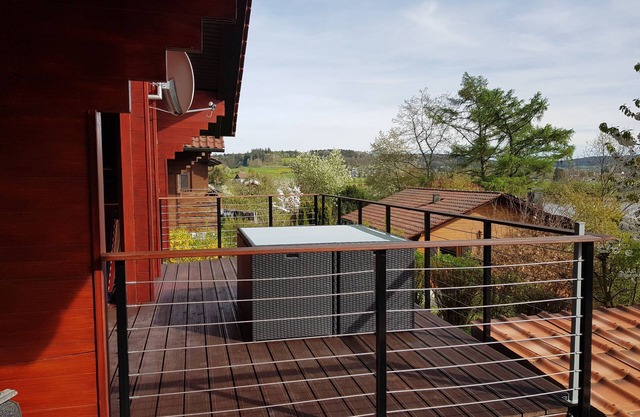Apartment 'Haus Am See' with Lake View, Shared Garden and Wi-Fi