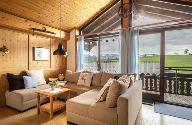 Apartment "Haus Sonnenhang 3" with Mountain View, Garden & Wi-Fi