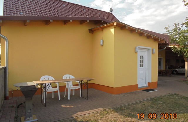 Apartment Hildegard modern furnished and close to the recreation area Kiebitz See