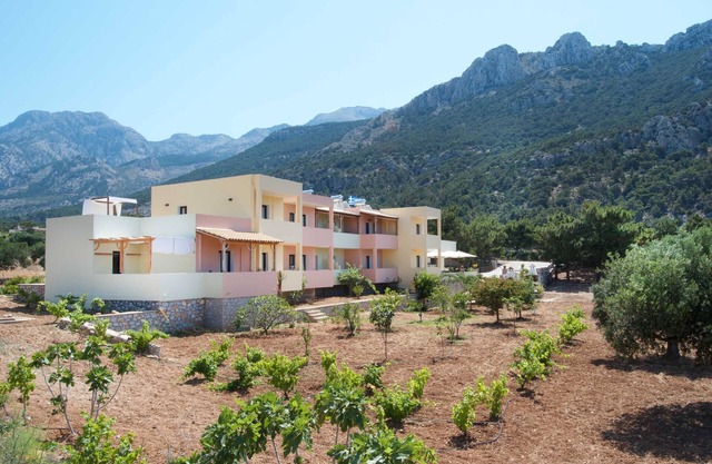 Apartment In A Hotel 'Miraluna Three Room 1' with Private Terrace, Wi-Fi and Air Conditioning