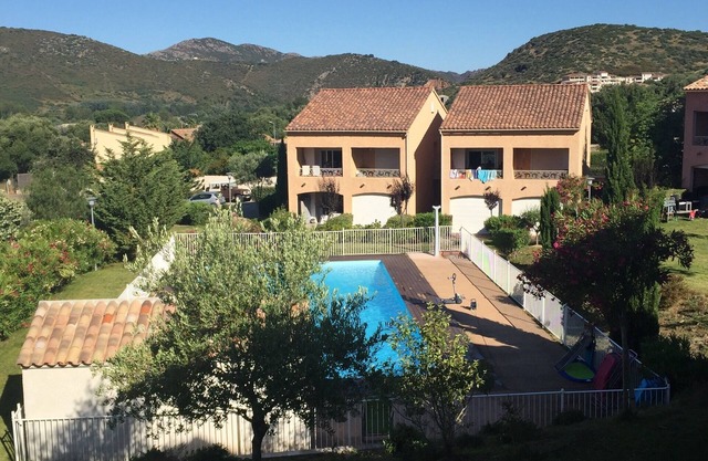 Apartment in a recent residence with swimming pool 5 minutes from Saint Florent