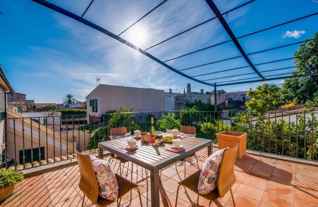 Apartment in Binissalem near Tramuntana Mountains