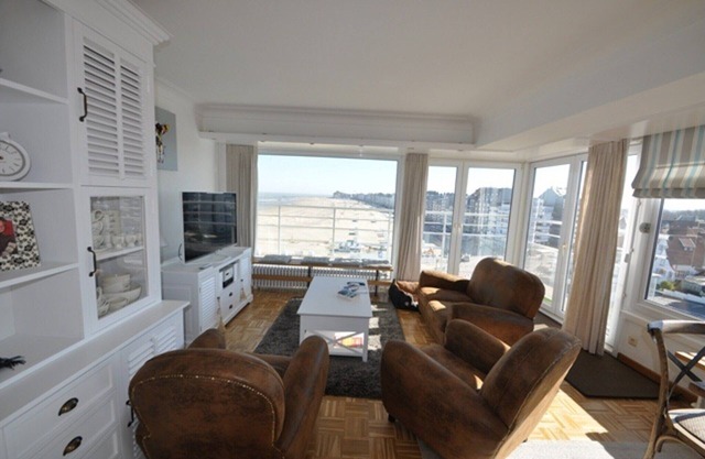 Apartment in Duinbergen with Sea Views