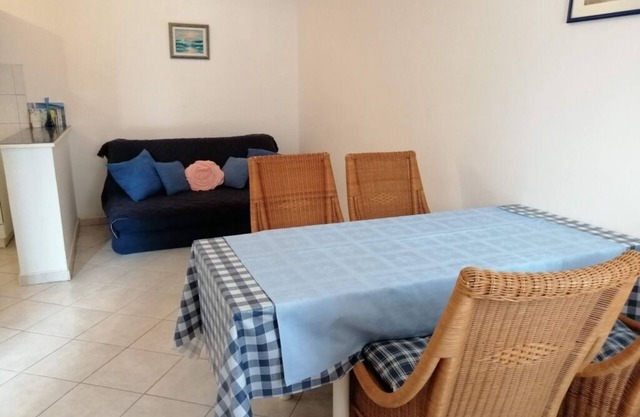 Apartment in Funtana with Terrace, Air condition, WIFI, Washing machine (4982-7)