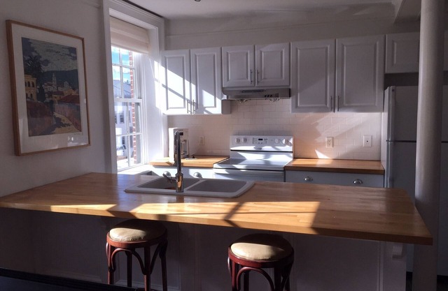 Apartment In Historic 1785 Thomas Jenkins House