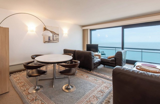 Apartment in Middelkerke with Sea View