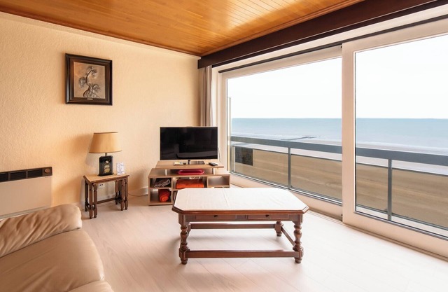 Apartment in Middelkerke with Beach Views
