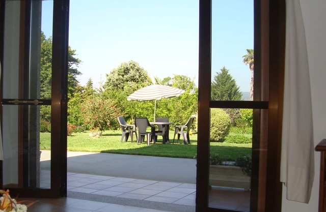 APARTMENT IN RURAL HOUSE OF SANXENXO, AREA NEAR THE SEA WITH WIFI and FREE PARKING