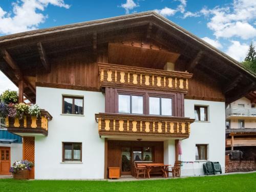 Apartment in Silbertal near Ski Lift