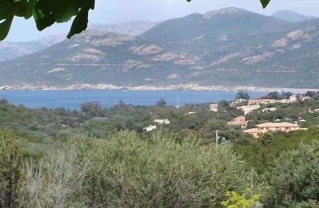 Apartment in stone house, sea view and maquis, comfortable, air conditioned
