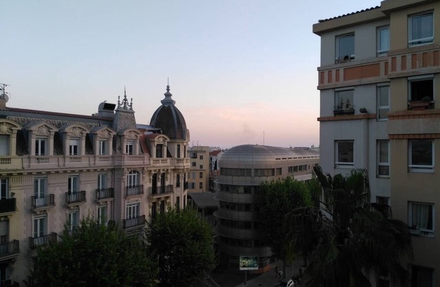 Apartment in the city center near train station