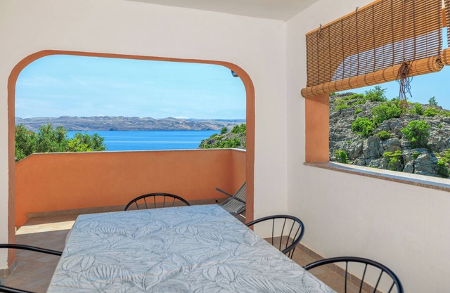 Apartment Ivan (86011-A1) - Karlobag