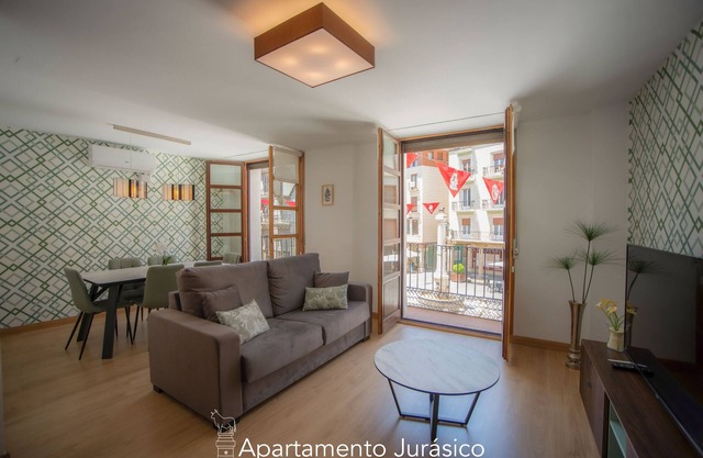 Apartment-Jurásico-Deluxe-Ensuite with Shower-Balcony