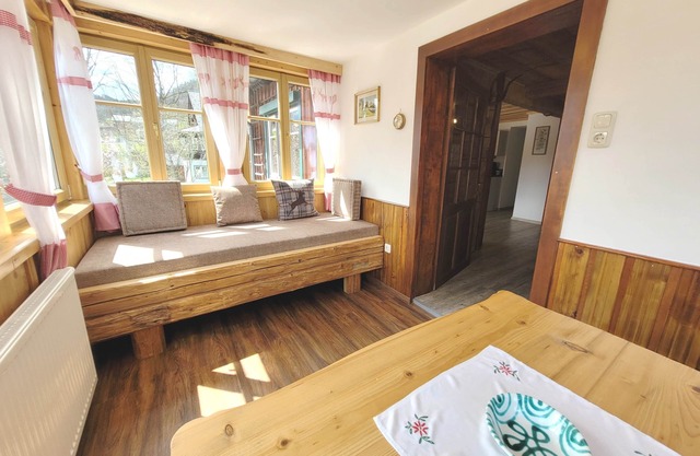 Apartment Klampfner by FiS – Comfortable mountain apartment in Altaussee