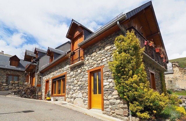 Apartment 'La Grange' with Mountain View, Private Garden and Wi-Fi