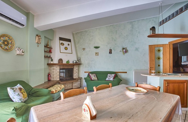 Apartment 'La Casa Rosa' with Sea View, Wi-Fi and Air Conditioning