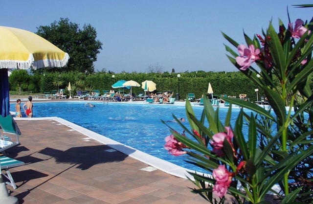 Apartment 'Lake Garda-Lazise Colá' with Garden, Shared Pool & A/C
