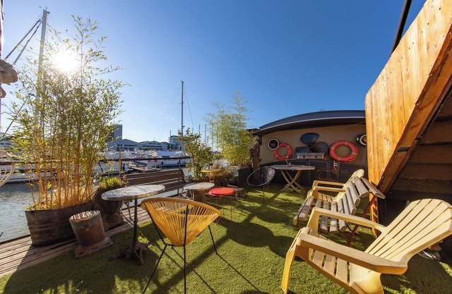 Apartment 'Le Grand Salon' with Lake View, Shared Terrace and Wi-Fi