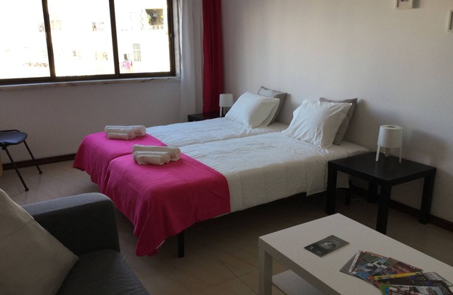 APARTMENT LISBON - REBOLEIRA (metro/train)