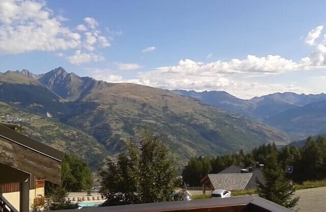 Apartment located at the foot of the slopes with a beautiful unobstructed view