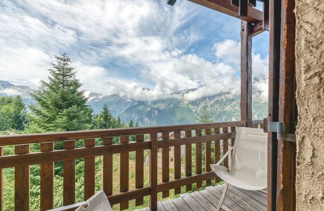 Apartment 'Meije 4 Chaleureux' with Mountain View, Balcony and Wi-Fi