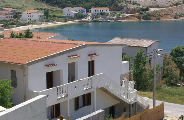 Apartment Metajna 4150c