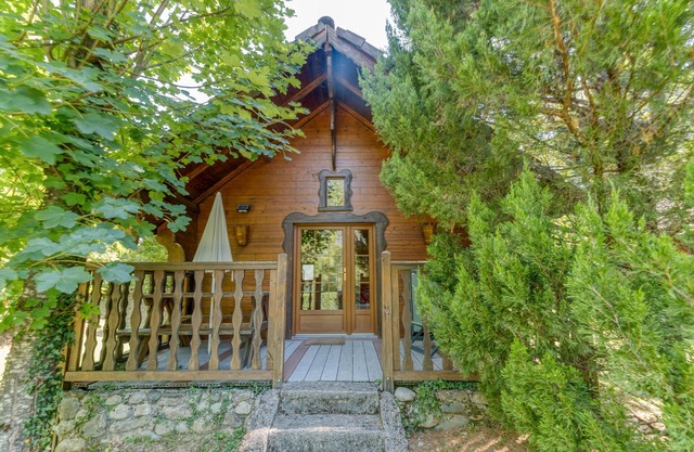 Apartment 'Narcisse' with Mountain View, Wi-Fi and Air Conditioning
