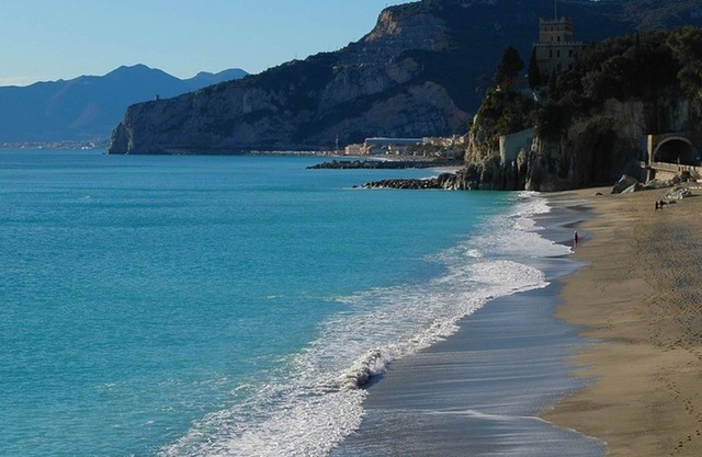 Apartment near Sea