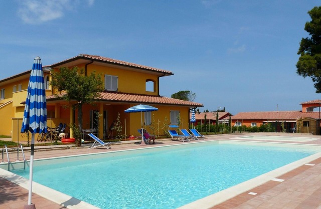 Apartment near the sea with private outside space, Air Conditioning,Wi-Fi.MV