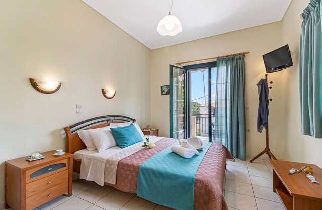 Apartment "Nikoleta 1" with Sea View, Terrace & Wi-Fi