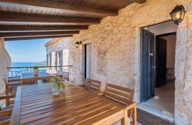 Apartment 'Old Manor House 3' with Sea View, Wi-Fi and Air Conditioning