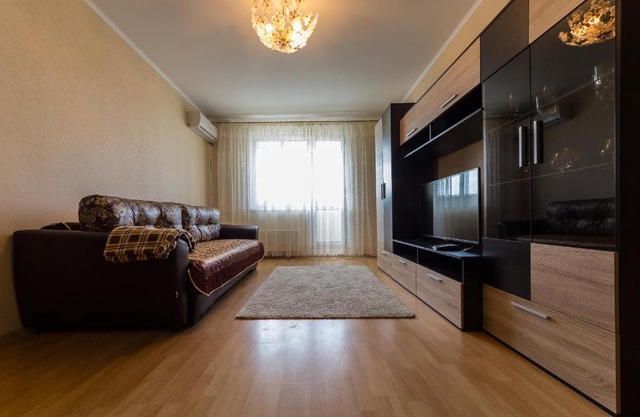 Apartment on Bratislavskaya 18