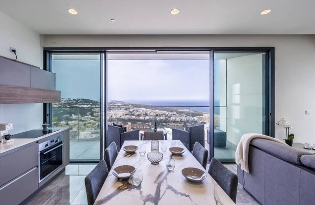Apartment on Cloud Nine