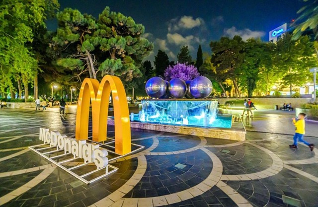 Apartment On Mc Donalds
