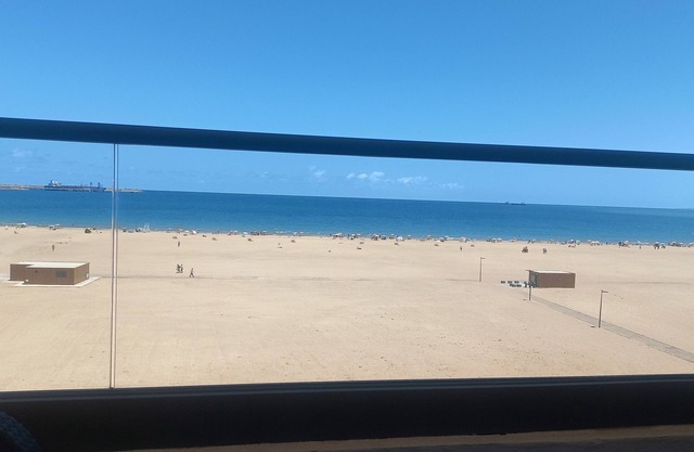 Apartment on the seafront, with play area and sports facilities nearby
