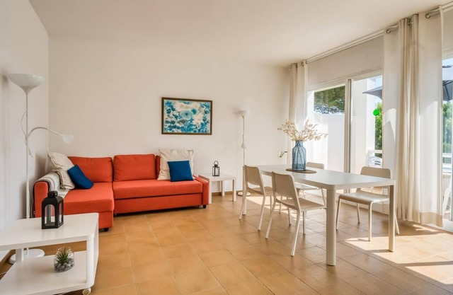 Apartment "Orchidée"- sea view, swimming pool, air conditioning, terrace.