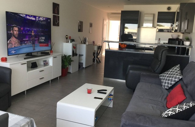 Apartment P2 4 people in Marina