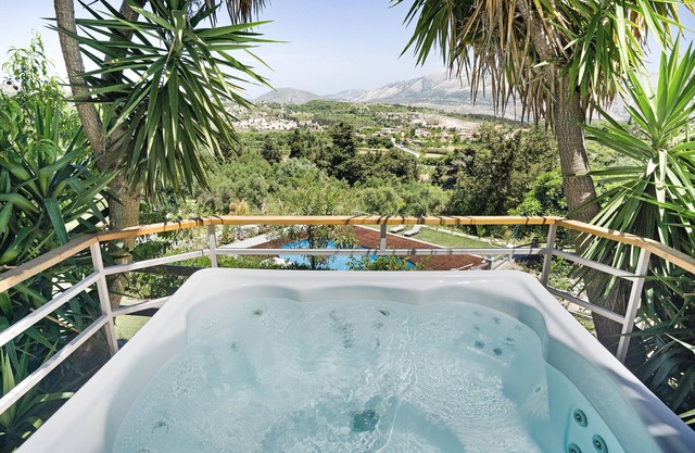 Apartment 'Paradiso Verde 1' with Sea View, Wi-Fi and Air Conditioning