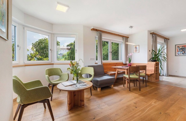 Apartment 'Pferscher - Apt Nussbaum' with Mountain View, Shared Terrace and Wi-Fi