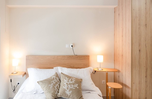 Apartment 'Praxitelous 141 City' with Wi-Fi and Air Conditioning