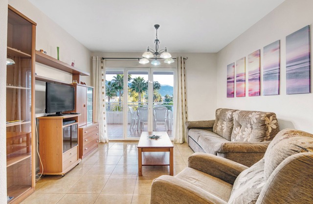 Apartment "Puerto Romano" with Mountain View, Shared Pool & Wi-Fi